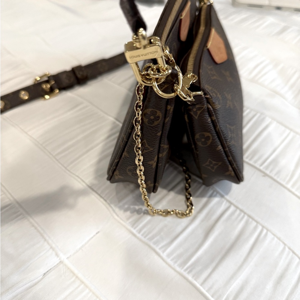 ❤️⭐️PRICE DROP! Louis Vuitton Monogram Crossbody Bag Multi Pochette W/Gold Chain - Picture 9 of 16